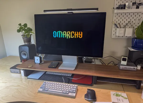My desktop running Omarchy